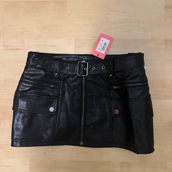 Edikted Faux Cargo Leather Mini Skirt - Picture 2 of 3